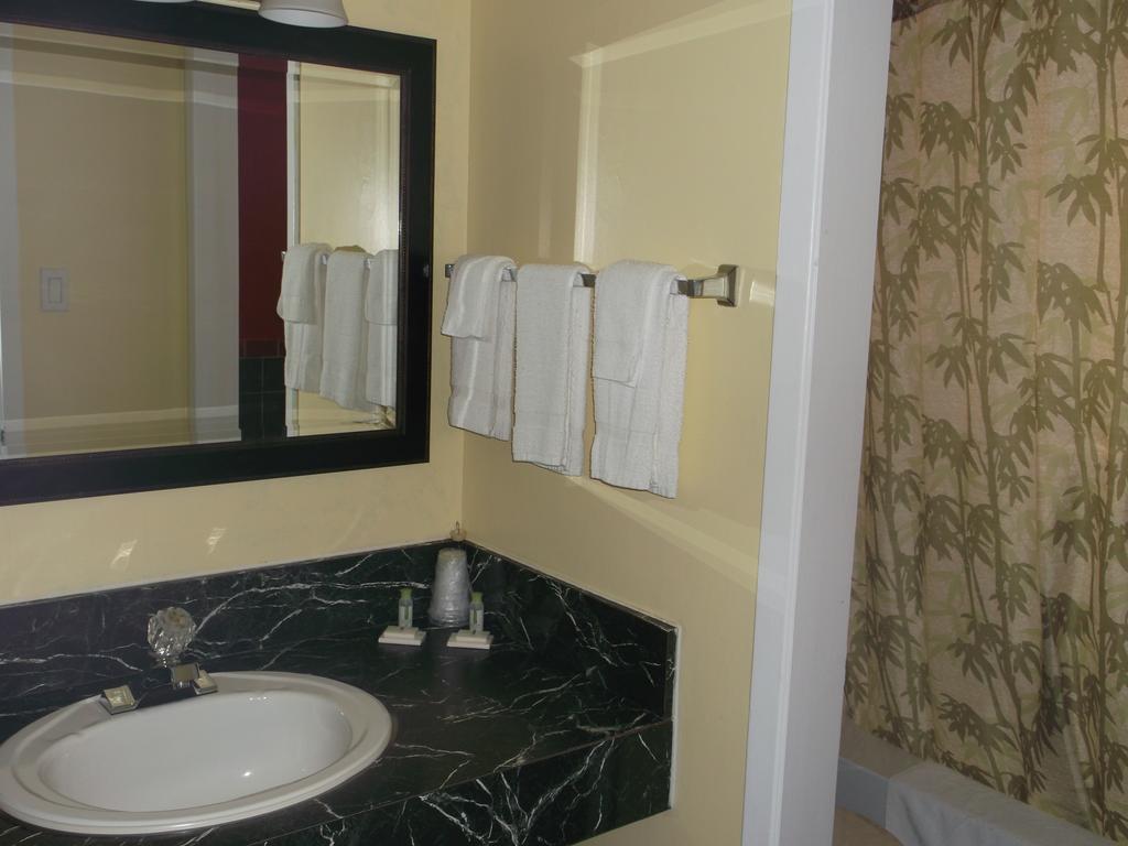 Haileybury Beach Motel Екстериор снимка
